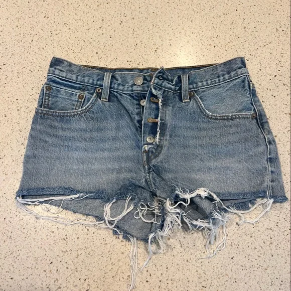 Levi’s 501 shorts - Picture 2 of 3